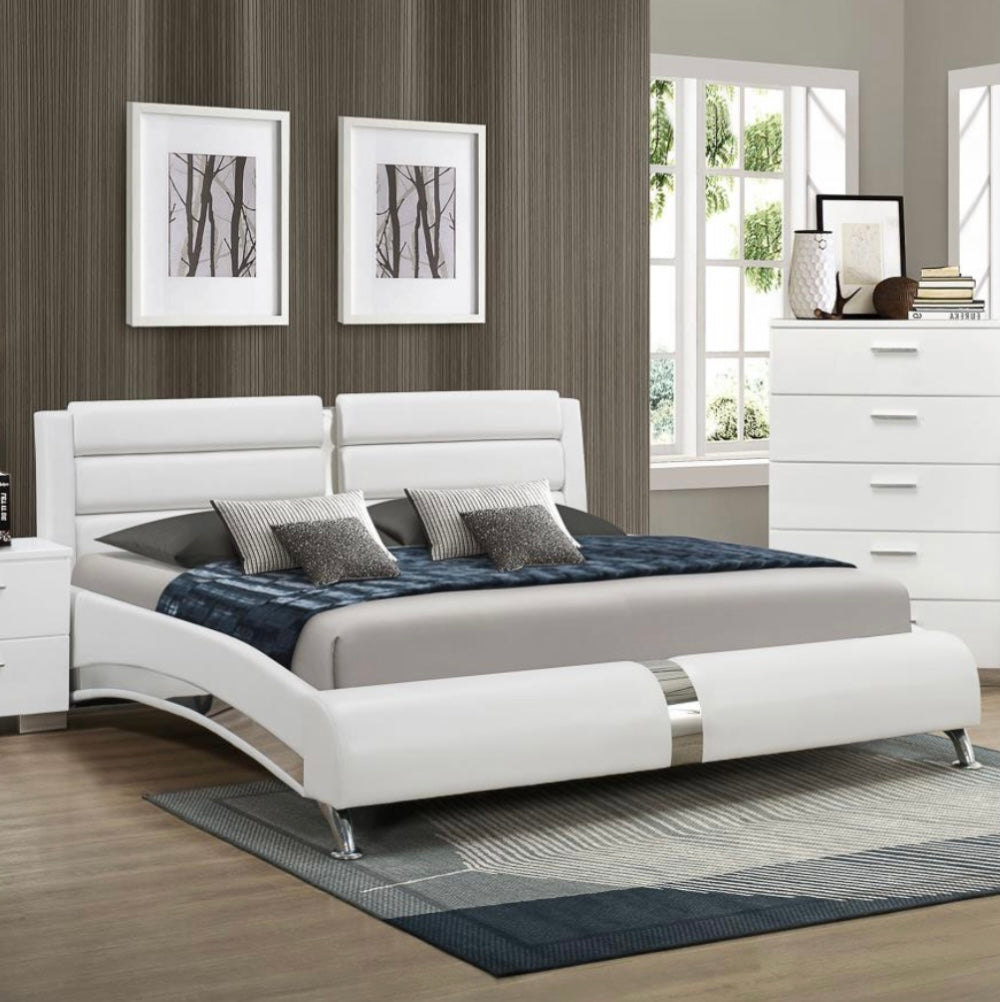 Jeremaine Upholstered King Bed 300345KE