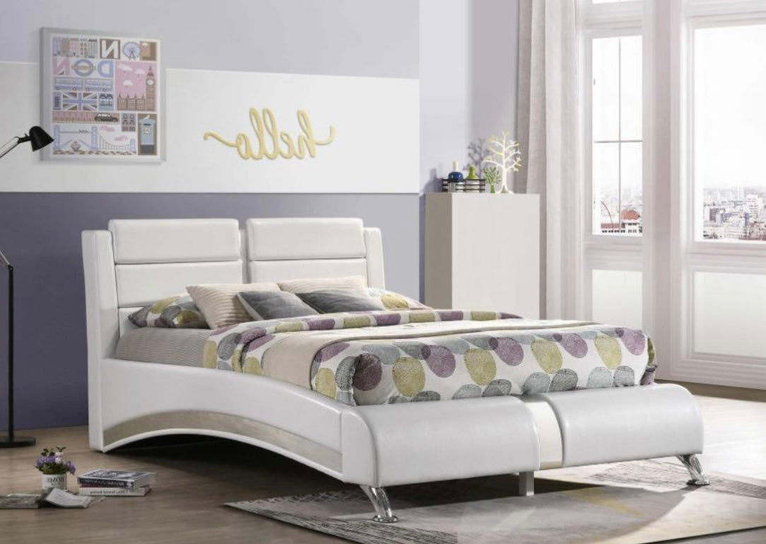 Jeremaine Upholstered Full Bed 300345F