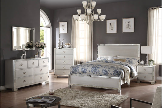 4 PCS Voeville II King Bedroom Set 24837EK